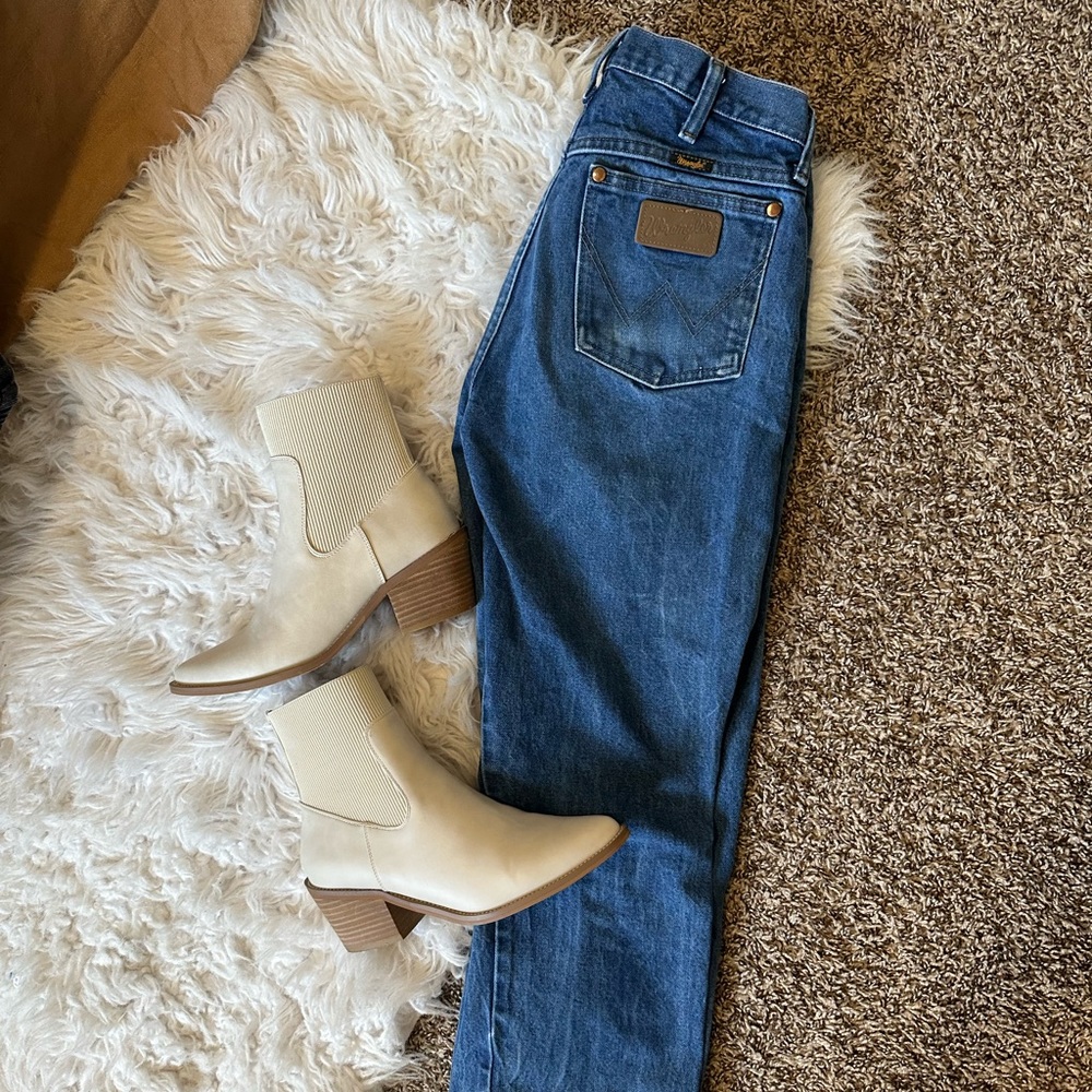 Vintage wranglers - rare find!